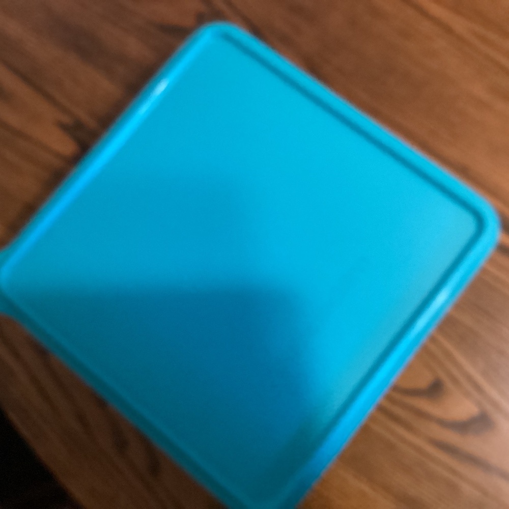 Tupperware - Picture 2 of 2